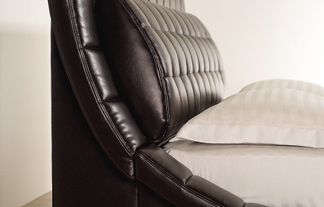 Modernaus dizaino odinė lova Viktorija